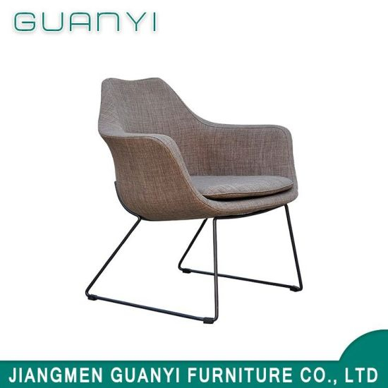 Cómodo restaurante Muebles de exterior Metal pierna cuero comedor comedor silla de vida